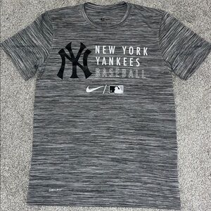 Nike Dri Fit MLB Gray Stripe Athletic style New York Yankees baseball T Shirt S